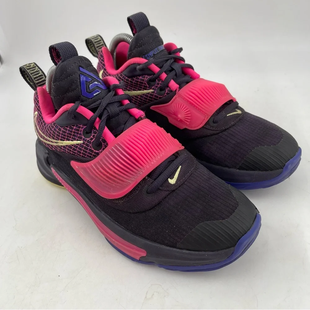 👞 Nike Unisex Zoom Freak 3-SZ 6 Y-Purple Pink Low Top Lace- Up Running Shoe